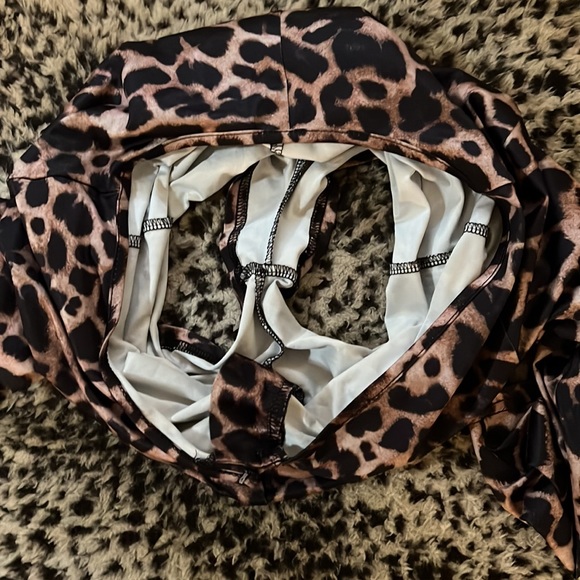 Long sleeve onesie with booty shorts - Picture 3 of 7